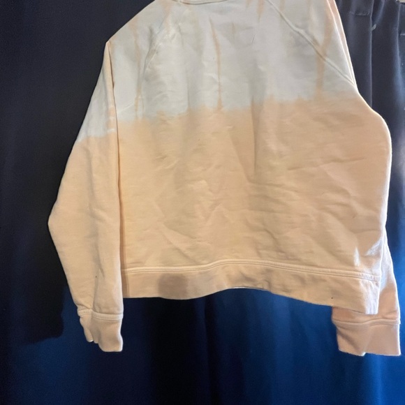 Universal thread size medium crew neck sweatshirt - Picture 4 of 4